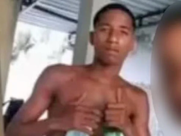 Foto colorida de Pedro Henrique Barbosa da Conceição, 18 anos morto durante ataque me praça de Vila Isabel (RJ) guerra de facções - Metrópoles