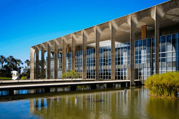 Imagem colorida, Instituto Rio Branco- Metrópoles
