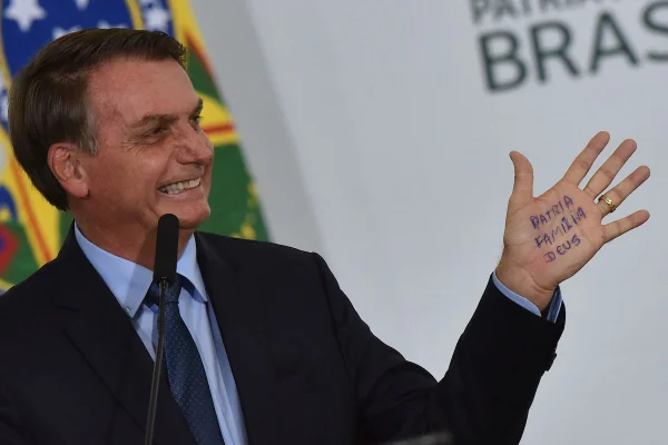 Bolsonaro sobre Canuto: “Vai ser mais útil na Dataprev”