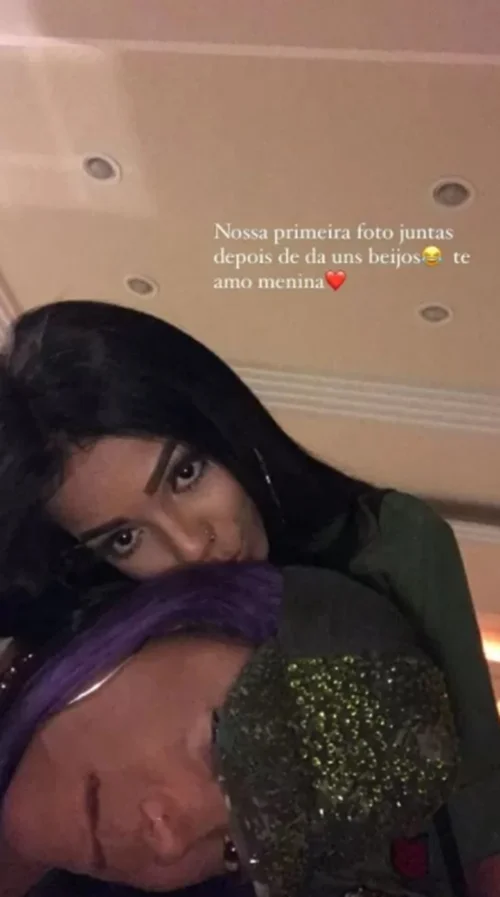 Ludmilla publicou a primeira foto que tirou com Brunna Gonçalves. "Depois de uns beijos" Ludmilla publicou a primeira foto que tirou com Brunna Gonçalves. "Depois de uns beijos"