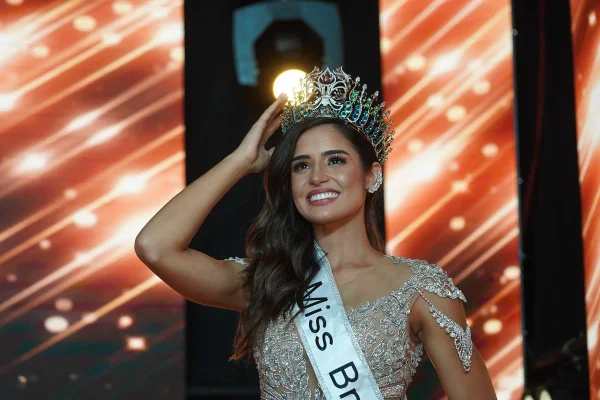 Carol Teixeira, Miss Brasil Mundo