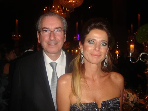 Moro bloqueia carros de luxo de mulher e de filha de Cunha