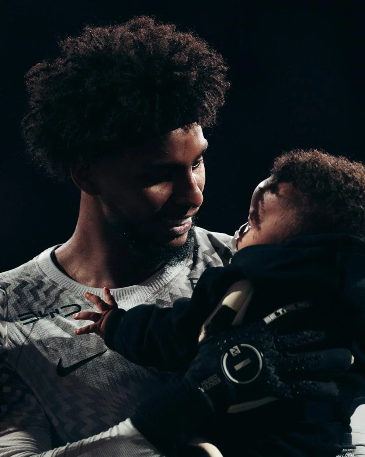 Thiaguinho agradece Hugo, do Corinthians, por entrar com seu filho em campo - imagem 4 Thiaguinho agradece Hugo, do Corinthians, por entrar com seu filho em campo - imagem 4