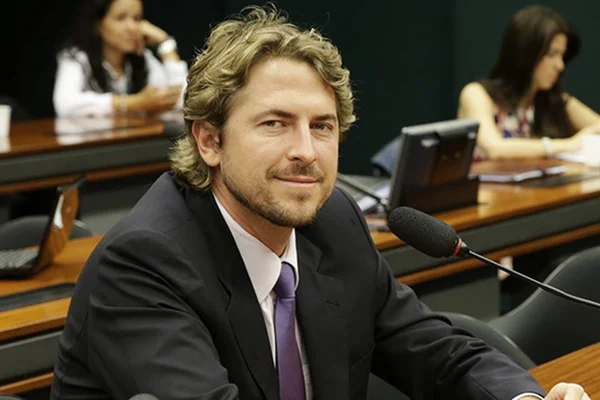 PT pressiona por mudanças no marco fiscal, mas não apresentará emendas