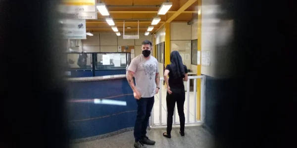 Caso Henry Borel Medeiros: Thalita Fernandes, irmã de Jairinho, na 16ª DP (Barra da Tijuca)