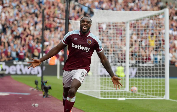 Craque do West Ham, Antonio se inspira em Ronaldinho Gaúcho e Fenômeno
