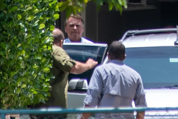 Bolsonaro visita general Villas Bôas no SMU