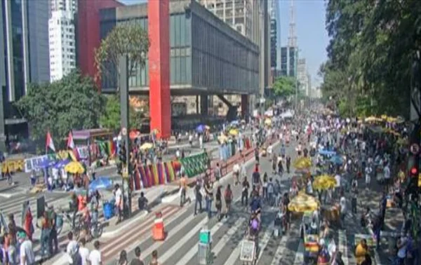 Ministros e aliados zombam de manifestações contra Bolsonaro