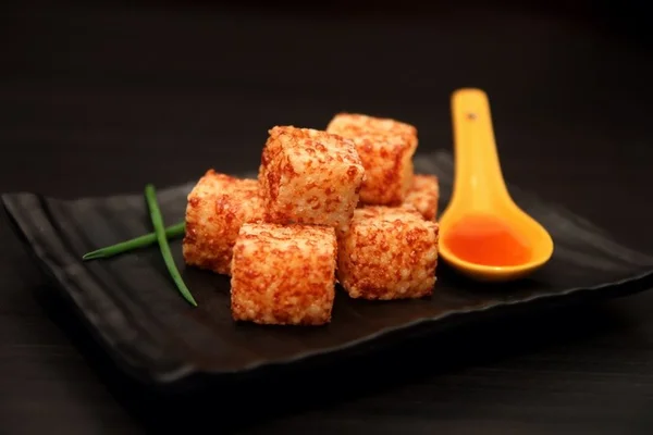 Prepare os famosos dados de tapioca e coalho