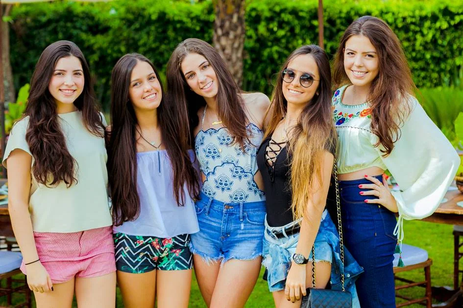 Eduarda Valença, Vitória Seabra, Marina Nunes, Julia Seabra e Julia Kniggendorf Eduarda Valença, Vitória Seabra, Marina Nunes, Julia Seabra e Julia Kniggendorf