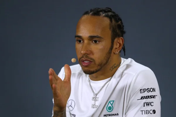 Hamilton irá doar R$ 2 mi para combate a incêndios na Austrália