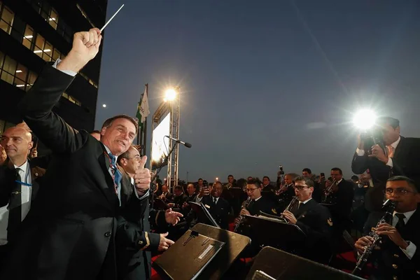 Bolsonaro vai ao Piauí inaugurar escola militarizada com seu nome