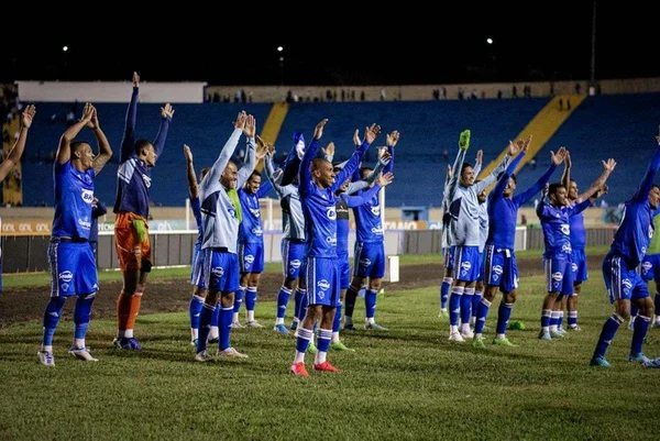 Sem repúdio: “nota oficial” do Cruzeiro provoca Galo e comemora acesso