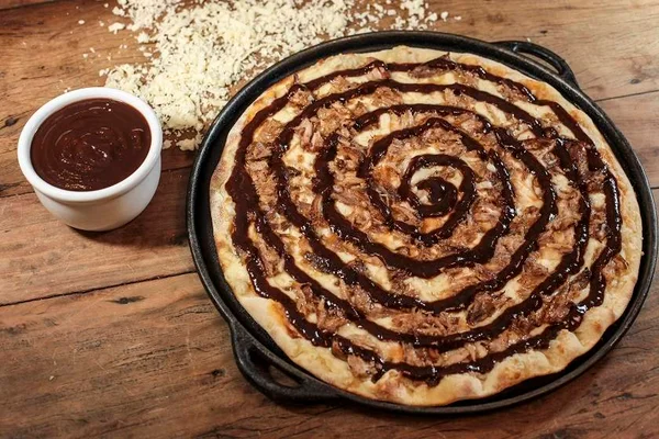 Pamonha, açaí e frango com quiabo: veja as novas pizzas do D’Lurdes