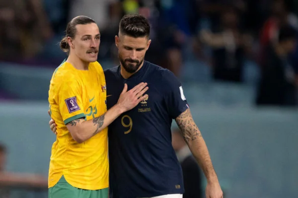 Jogador da Austrália diz que Giroud não quis trocar camisas na Copa