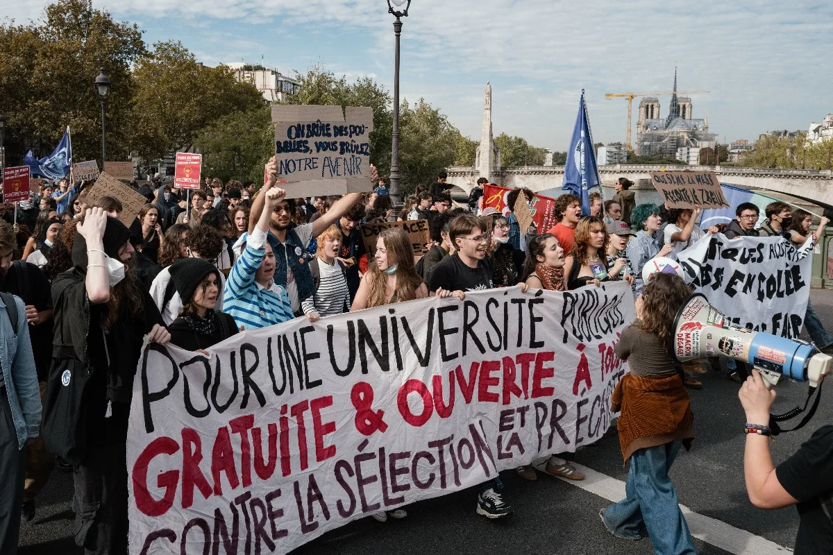 França tem o maior dia de protestos estudantis nesta terça (6/10) França tem o maior dia de protestos estudantis nesta terça (6/10)