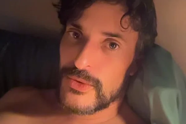Jornalista do TV Fama,Fernando Oliveira, o Fefito, denuncia homofobia no condomínio onde mora - Metrópoles