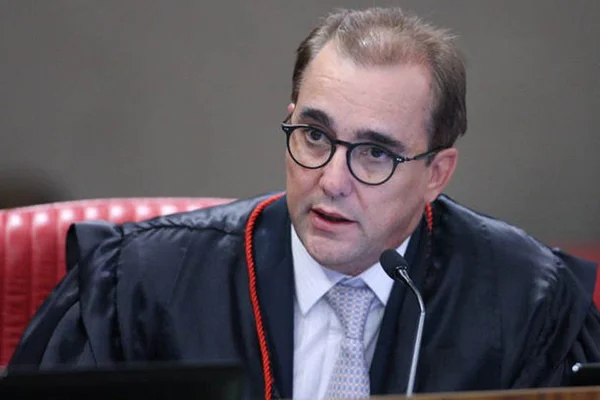 OAB-DF arquiva processo que pedia cassação de Admar Gonzaga