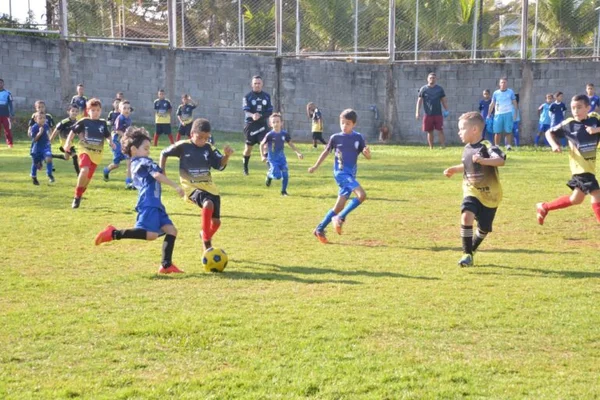 goias futebol criancas aparecida