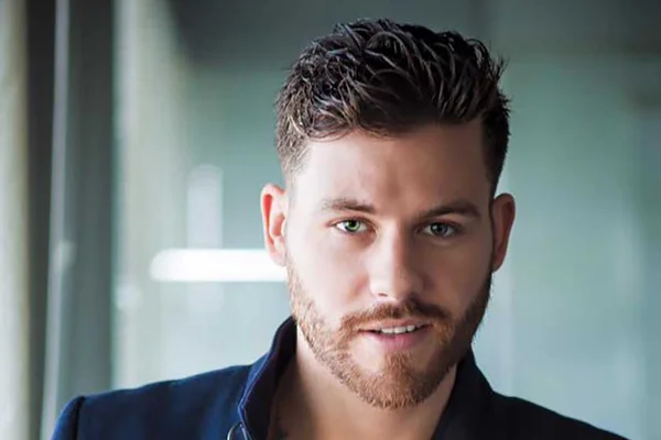 Gabriel Correa aposta na beleza e no talento para ganhar o “The Voice”