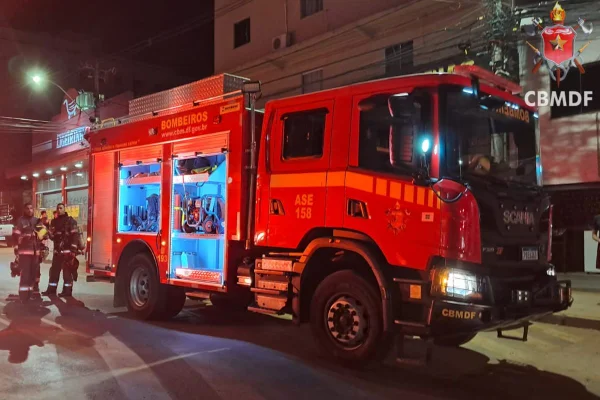 Bombeiros do DF combatem dois incêndios em residências em 1h30