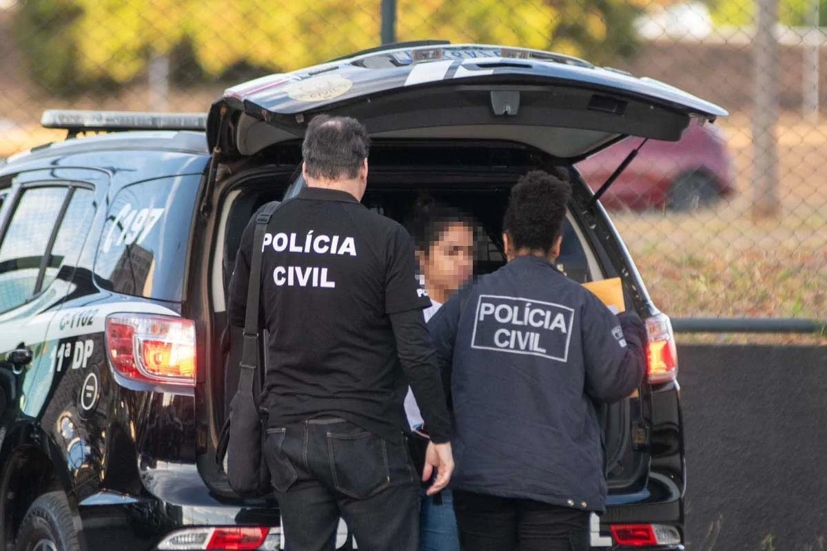 São cumpridos 25 mandados de buscas e apreensões expedidos pelo Juízo da 5ª Vara de Entorpecentes de Brasília São cumpridos 25 mandados de buscas e apreensões expedidos pelo Juízo da 5ª Vara de Entorpecentes de Brasília