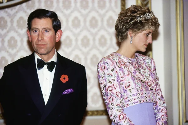 Irmão diz que princesa Diana revelou “affair” de Charles com um mordomo - destaque galeria Irmão diz que princesa Diana revelou “affair” de Charles com um mordomo - destaque galeria