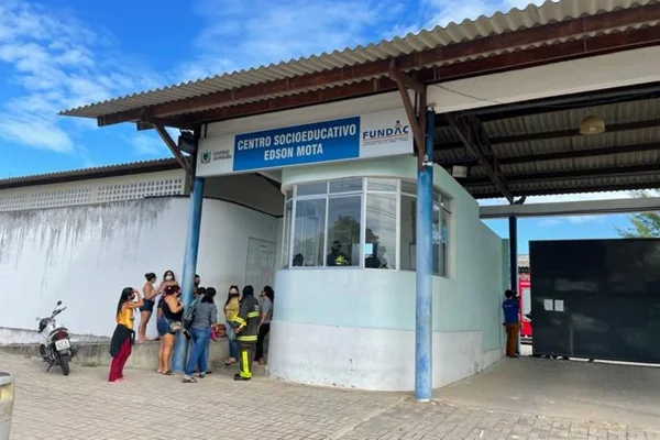 Jovem morto em rebelião estava algemado e tinha diversas perfurações