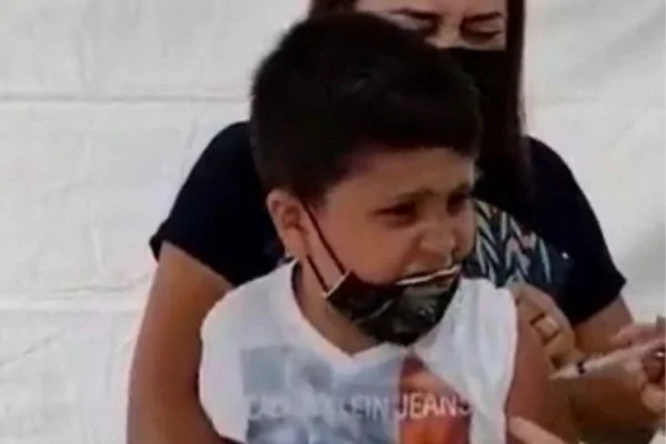 Corinthians garoto vacina
