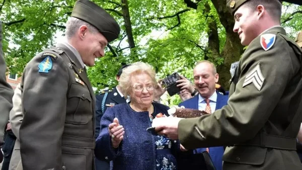 Exército dos EUA se “repara” e devolve bolo roubado em 1945 na Itália