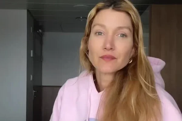 Gabriela Morais, ex-Pugliesi, faz alerta ao recordar abuso na infância - Metrópoles