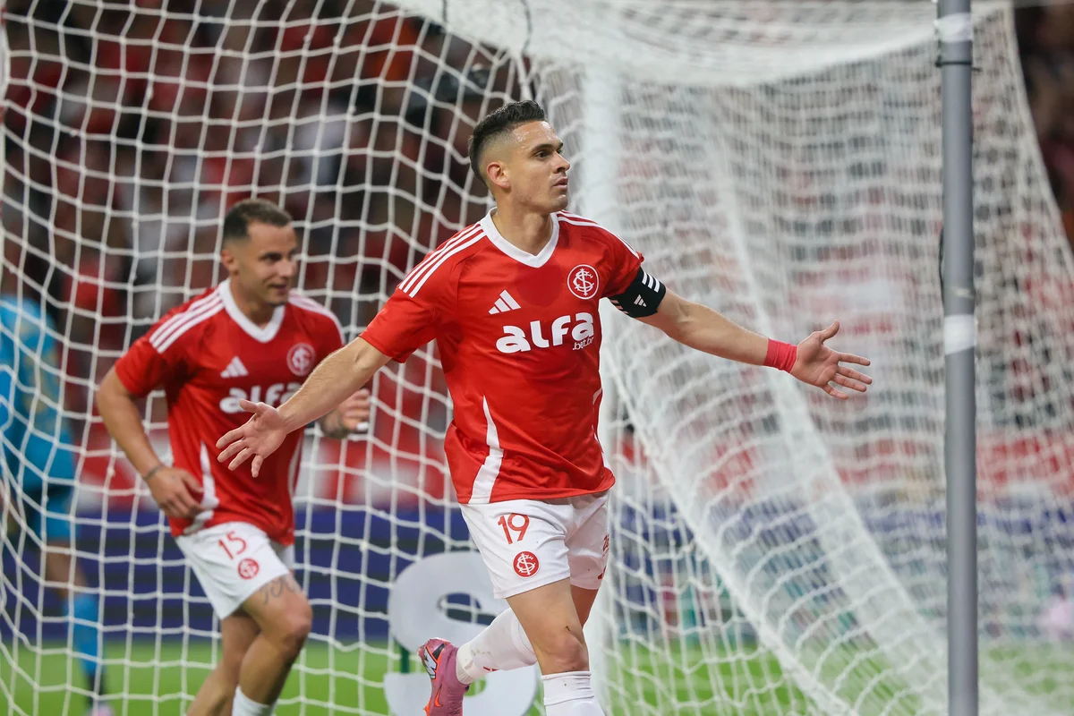 Rafael Borré deixa Internacional e assina novamente com o River Plate