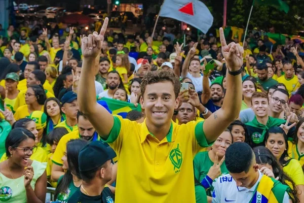 Nikolas Ferreira foi o deputado federal com mais votos no país em 2022