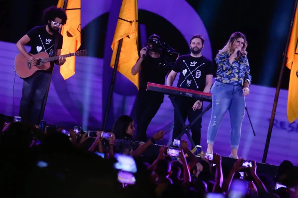 Marília Mendonça cantou gratuitamente para 1 milhão de pessoas