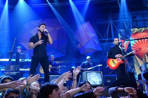 Coronavírus: casos aumentam na música sertaneja e lives podem ser suspensas