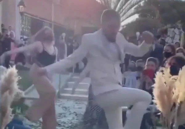 Noivo dançado no casamento