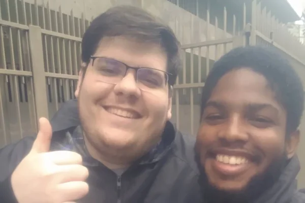 Casimiro da R$ 1 mil para entregador do IFodd