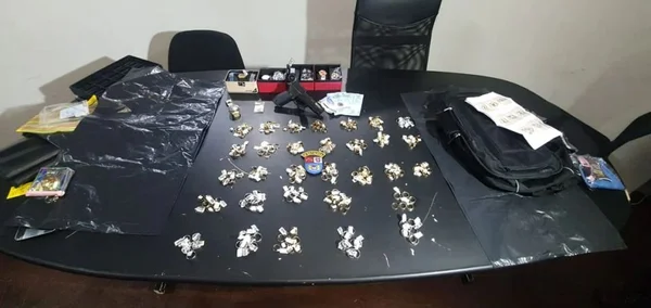 Foragido é preso após roubar mais de 300 anéis de joalheria em shopping