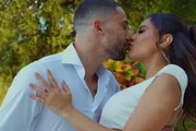 Lexa e Ricardo Vianna dão beijão nas redes sociais