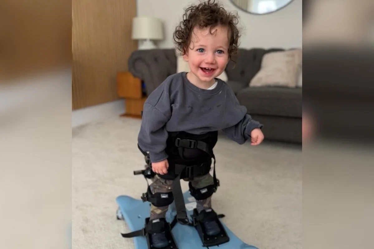 Atualização: Bebê tem doença rara que pode causar paralisia em momentos de empolgação