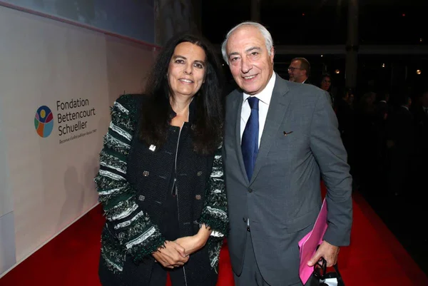 Françoise Bettencourt Meyers, herdeira da L'Oreal, e o marido