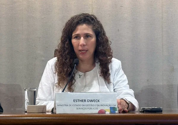 Ministra do MGI Esther Dweck - Metrópoles