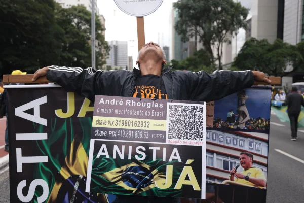 Anistia: de saída do PL, deputado pede para assinar urgência