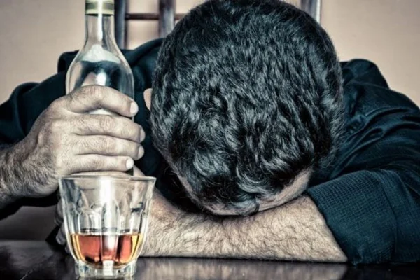 LGBT passaram a consumir mais álcool na pandemia