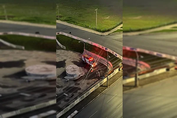 Carro capotado ao lado de viatura dos bombeiros do DF