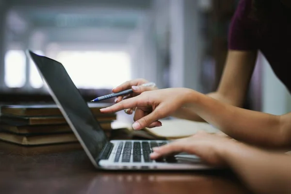 Plataforma dá dicas de como criar um perfil no LinkedIn e bombar