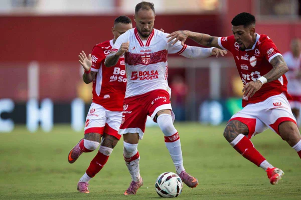 CRB busca terceira vitória seguida contra o Vila Nova; veja odds