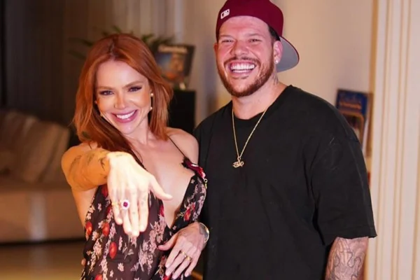 "Pra valer", afirma Ferrugem ao pedir Thaís Vasconcellos em casamento - Metrópoles
