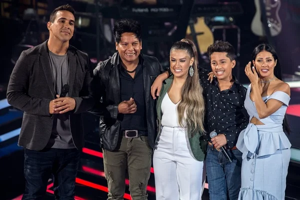 Pai e filho cantam juntos no palco do “The Voice Kids” 2018