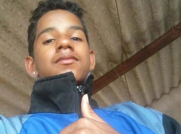 Adolescente de 17 anos morre soterrado em monte de areia no Entorno